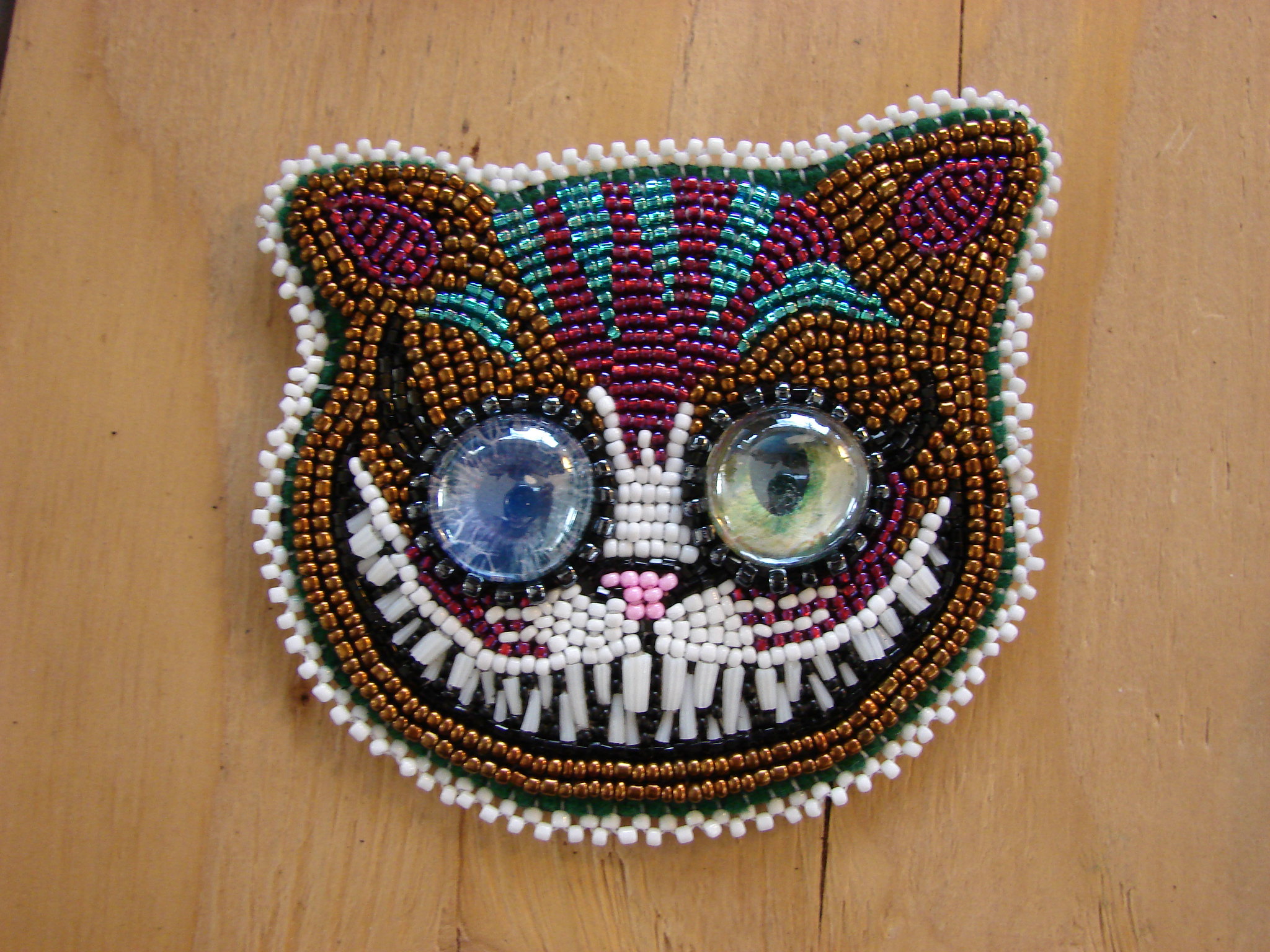 Glass Beaded Cheshite Cat brooch or pin